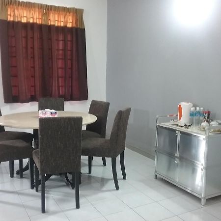 Anjung Homestay Sepang Exterior photo