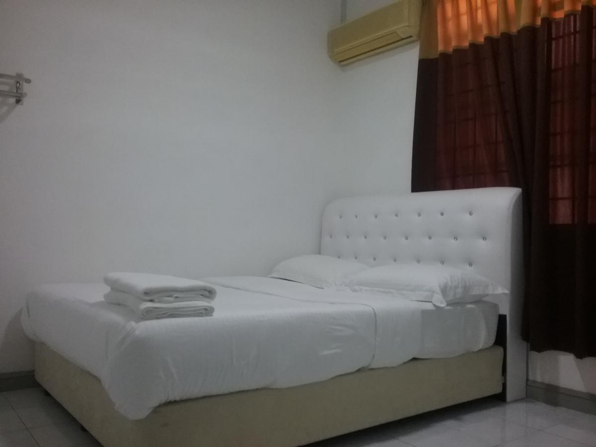 Anjung Homestay Sepang Exterior photo