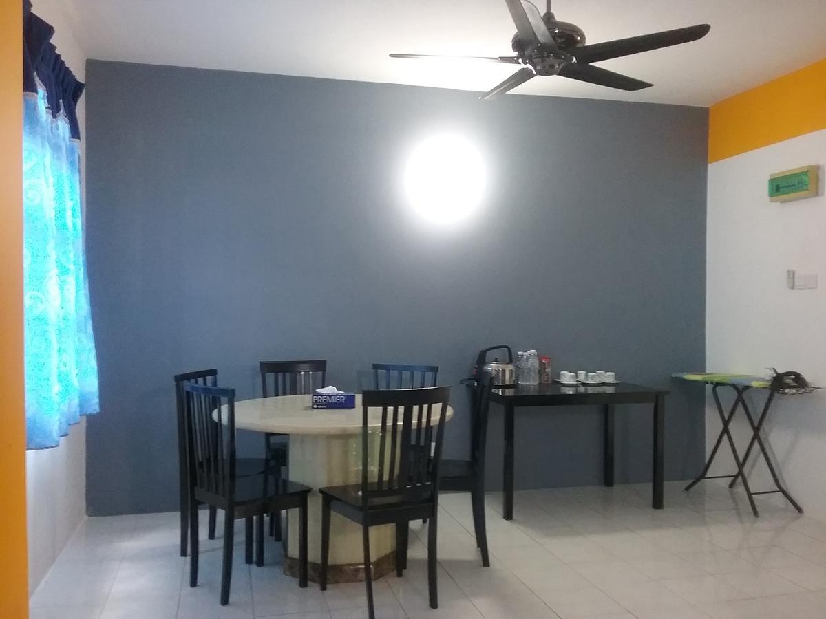 Anjung Homestay Sepang Exterior photo