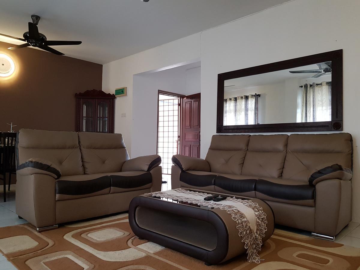 Anjung Homestay Sepang Exterior photo